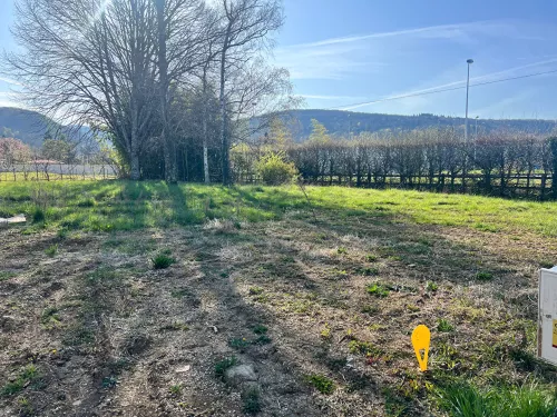 terrain à jujurieux · 78 000 €