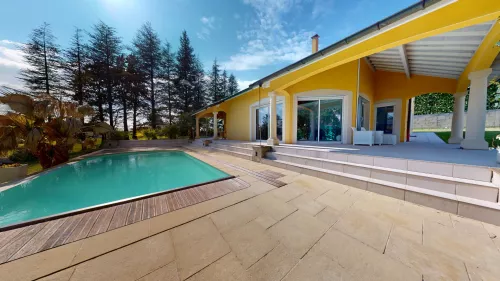 Maison 6 pièces 240 m² · à Amberieu en Bugey · 240 m² · 590 000 €