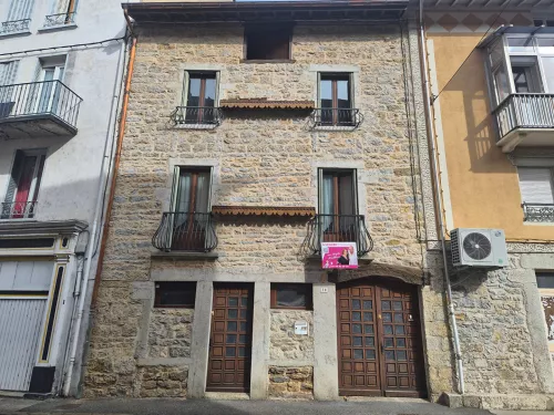 Maison 5 pièces 168 m² · à Tenay · 168 m² · 128 000 €